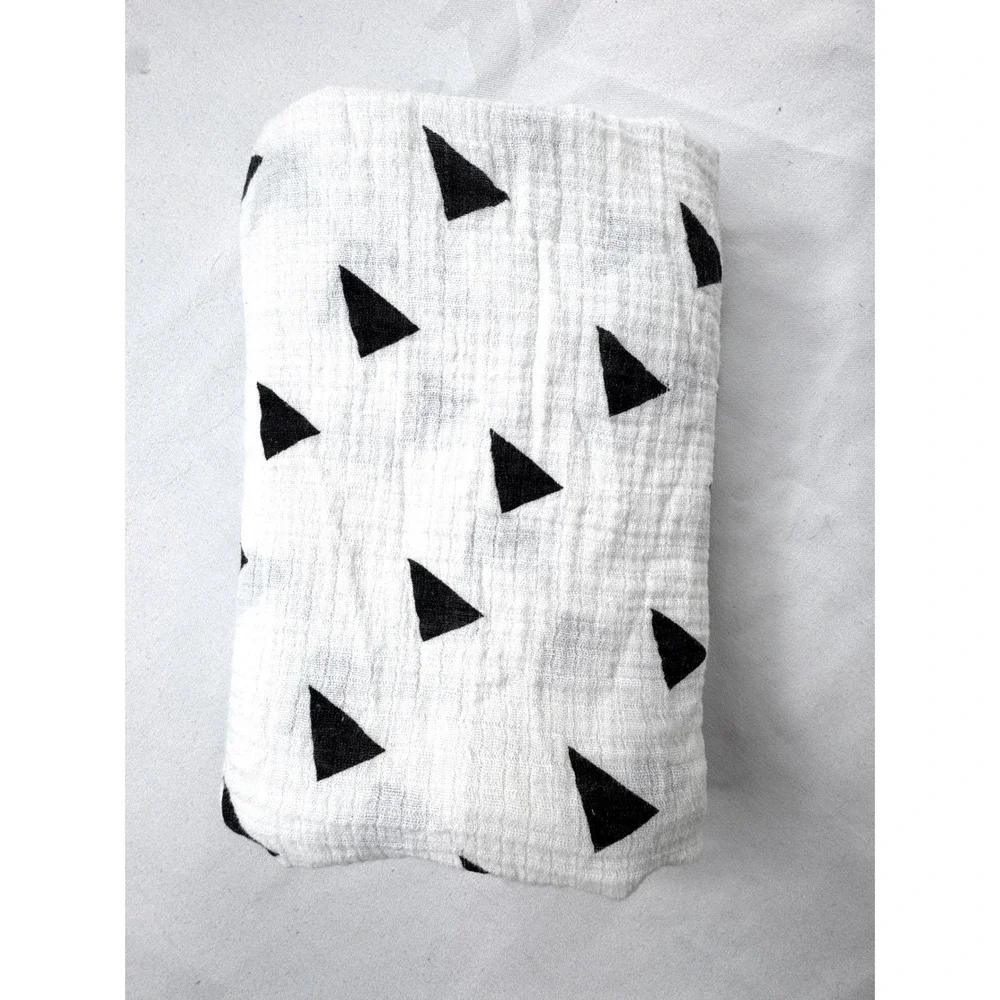Modern Black Triangle Print White Cotton Muslin Baby Swaddle Blanket 40x42